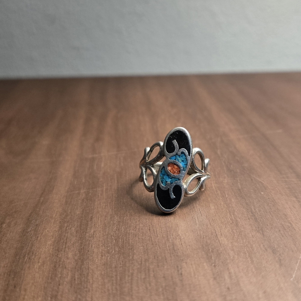 Turquoise and coral chips ring with black enamel. Size 8.5